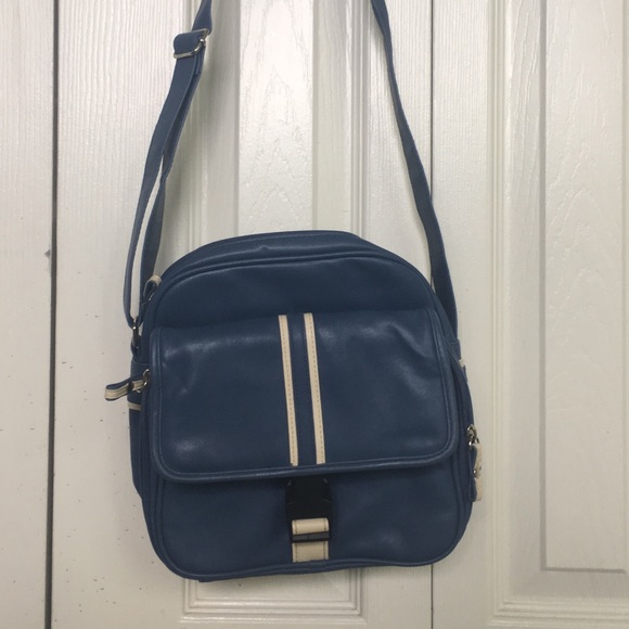 Vintage Adidas-Striped Cross Over - Picture 2 of 5